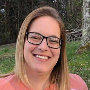 Meet your Posher, Caitlin